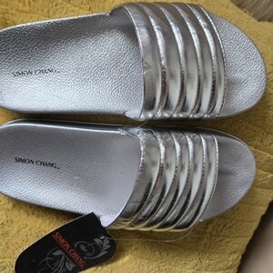 Simon Chang metallic slip on New with tags! Sz 7